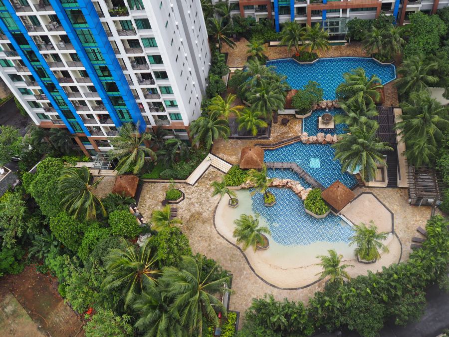 Gedung Utama Apartemen Hampton's Park Pondok Indah